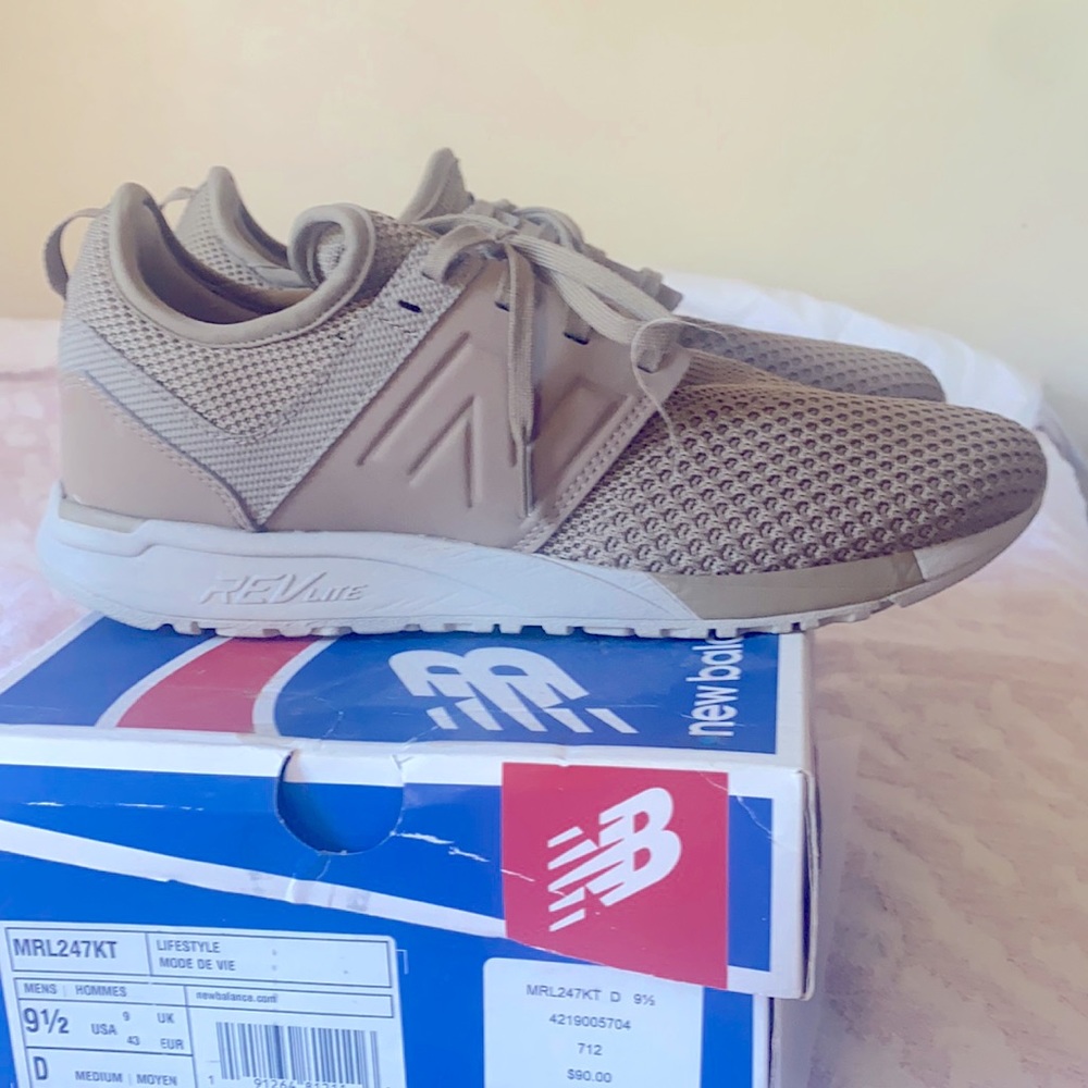 Nike New Balance Tan Men’s 9.5 women’s 11